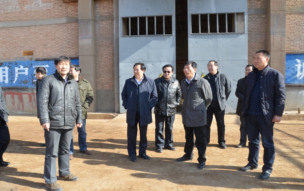 王東鋒董事長赴農(nóng)墾集團調研并慰問困難職工