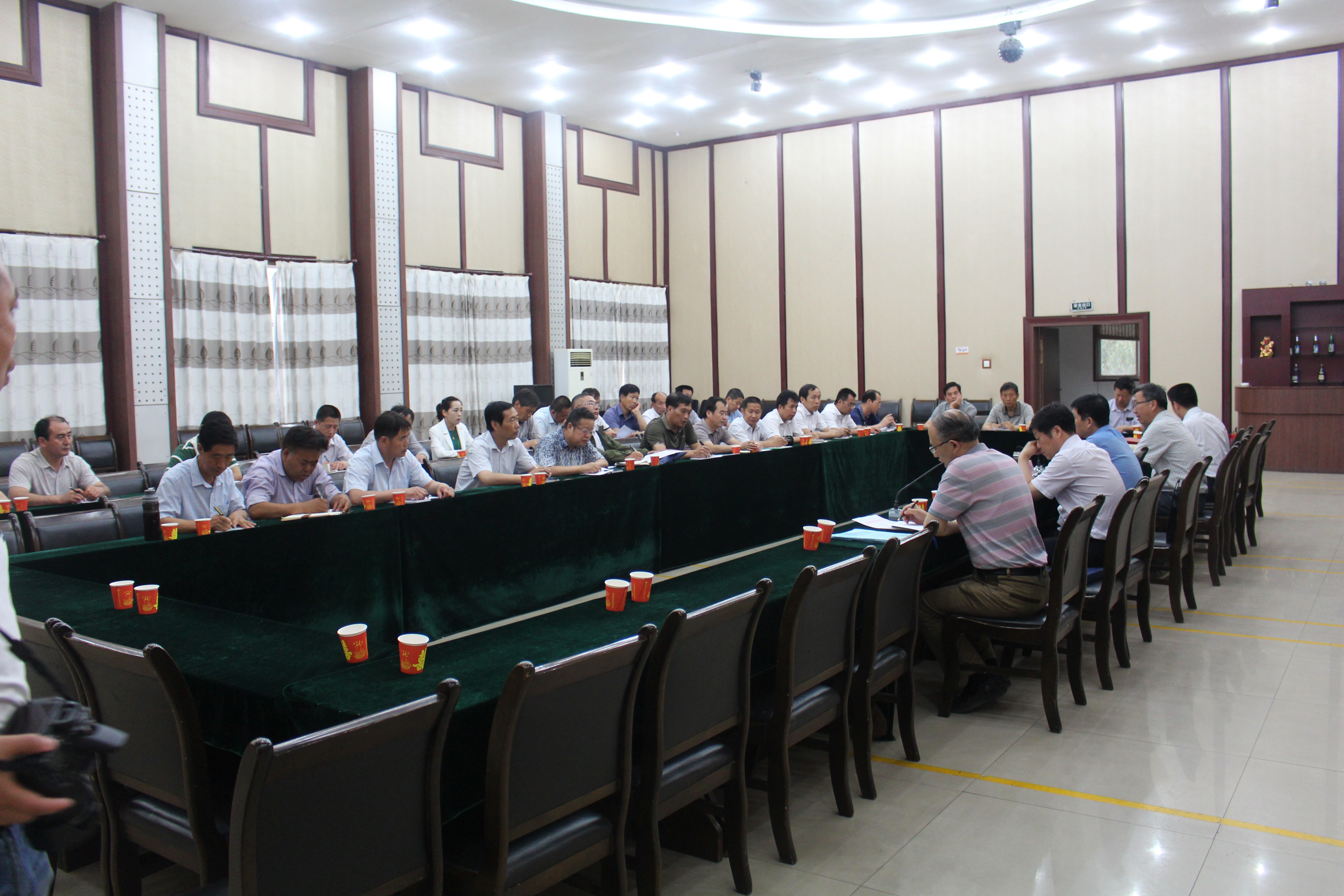省農(nóng)墾集團(tuán)召開三夏、防汛工作會議